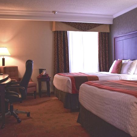 Hamilton Plaza Hotel And Conference Centre Εξωτερικό φωτογραφία