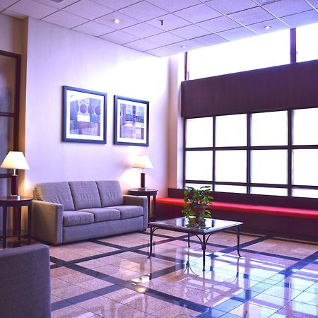 Hamilton Plaza Hotel And Conference Centre Εξωτερικό φωτογραφία